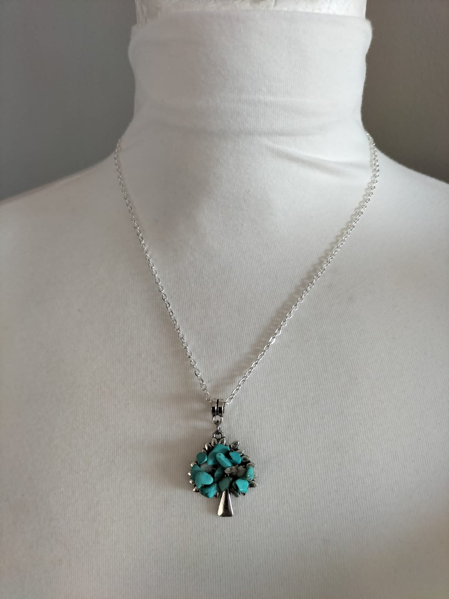 Beautiful silver plated necklace with tree of life gemstones pendant