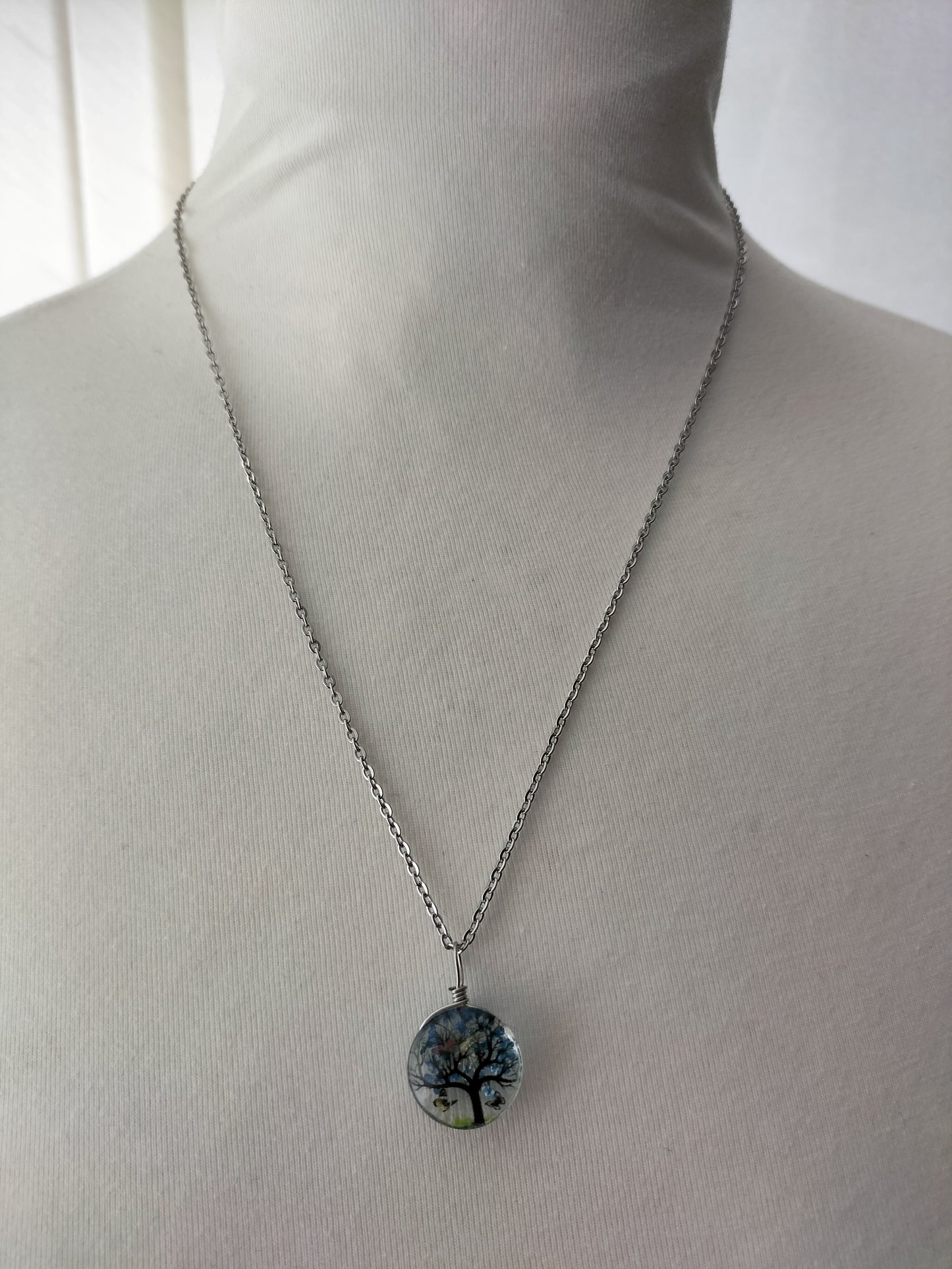 Dried Flower Shape Resin Pendant With Silver Plated Necklace