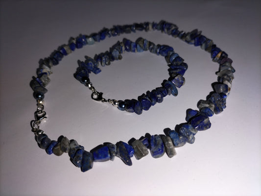 Beautiful Neckless And Bracelet Made of Gemstone